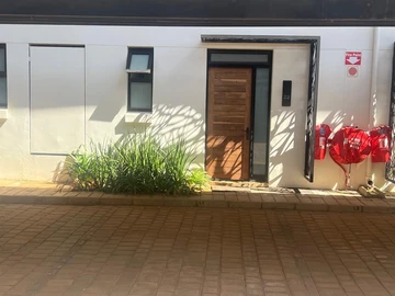 3 Bedroom Flat & Apartment