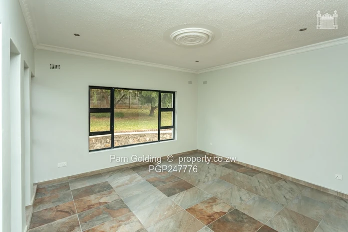 Beautiful Modern Family Home in Helensvale