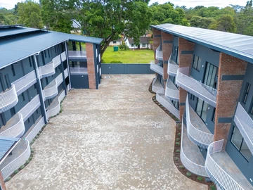 2 Bedroom Flat & Apartment