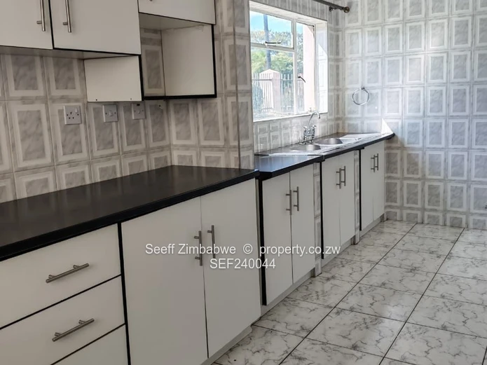 Selbourne Park | BULAWAYO Modern Family Home – Corner Stand