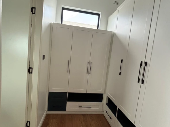 4 Bedroom Flat & Apartment