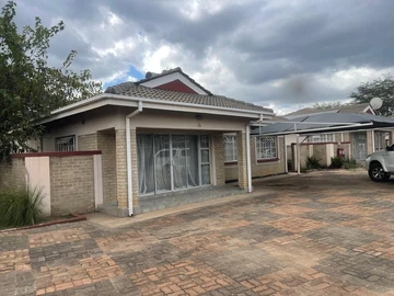 An amazing home for sale in Prospect, Waterfalls 