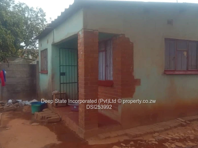 Mufakose house for sale 