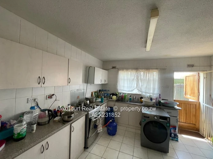 Well-Kept Townhouse Flat in Mt Pleasant