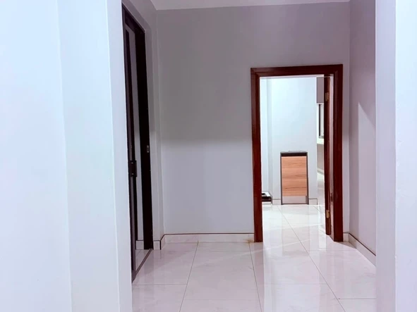 6 Bedroom House