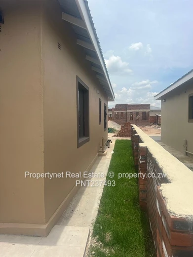 Modern neat family home!!!