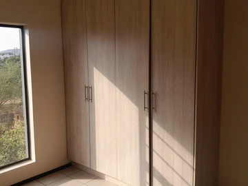 2 Bedroom Flat & Apartment