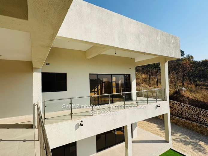 A Serene Luxury Home in Folyjon, Glen Lorne