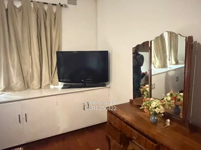 Spacious 4-Bed Emerald Hill Home with Lush Garden & Solar