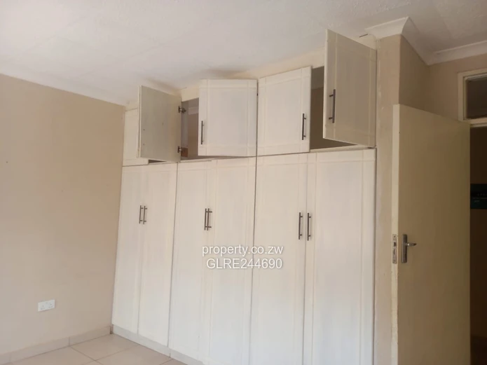 Madokero: 3-Bed Home with Borehole & Paved Driveway