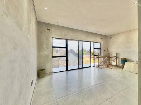 3 Bedroom Flat & Apartment