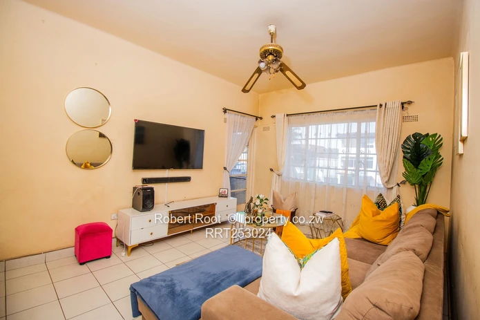 2 Bedroom Flat for Sale in the Avenues