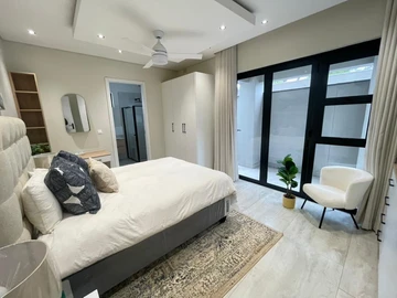 3 Bedroom Flat & Apartment