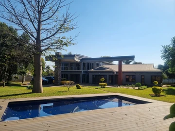 6 Bedroom House