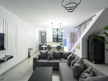 2 Bedroom Flat & Apartment