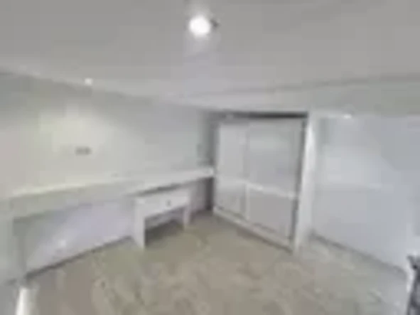 Flat & Apartment