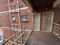 2 Bedroom Flat & Apartment