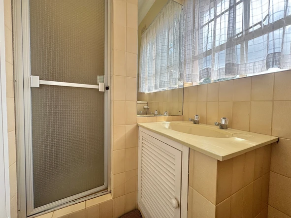 3 Bedroom Garden Flat