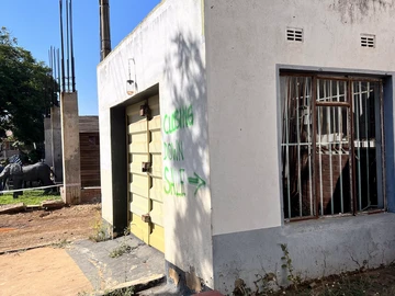 6 Bedroom Flat & Apartment