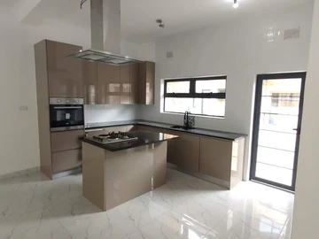 3 Bedroom Flat & Apartment