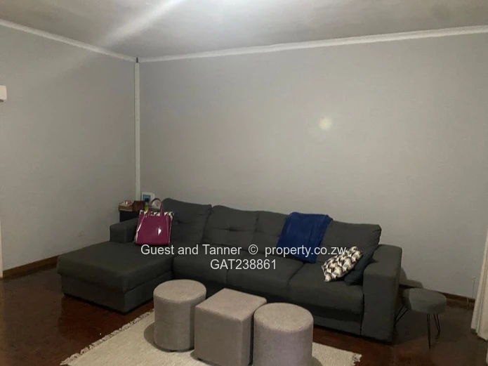 Prime Avondale Garden Flat - 2 Bedrooms, Garage, Front and Back Gardens