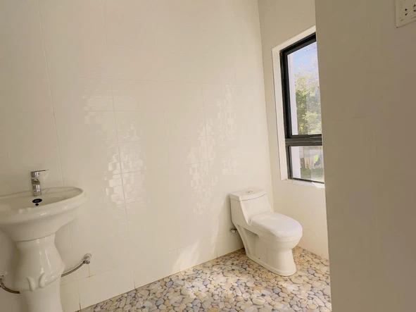 4 Bedroom Flat & Apartment