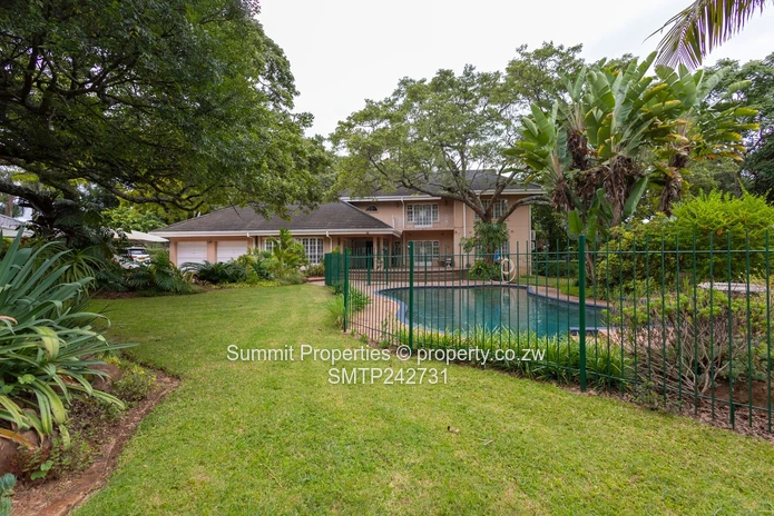 Luxury 6-Bedroom Residence – Ridgeway North