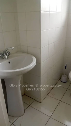 Upmarket 2 bed flat in Madokero