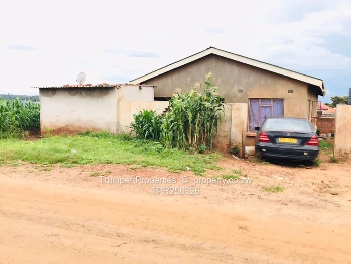 Glaudina 4-Bed Home with Verandah, Sewer & ZESA