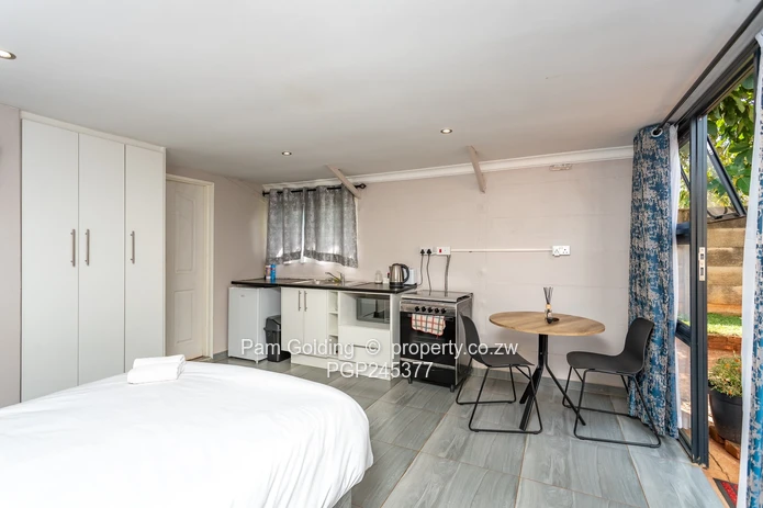 4- bedroom En suite Home on 1160sqm in Hillside