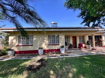 Fully Furnished 3 Beds! 