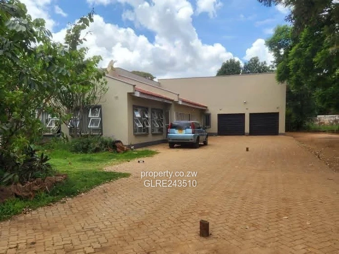 Marlborough 5-Bed Home with Spacious Garden & Borehole