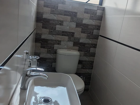 4 Bedroom Flat & Apartment