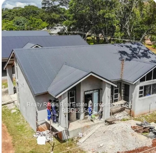 Emerald Hill: New 3-Bed Townhouse Complex w/ Borehole