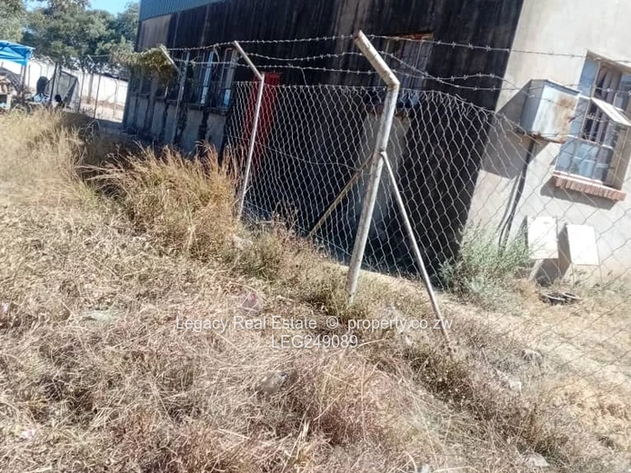 Mhondoro Ngezi Commercial Warehouse For Sale