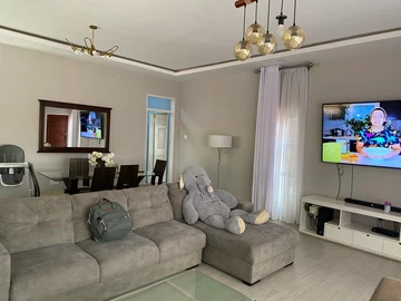 3 Bedroom Flat & Apartment