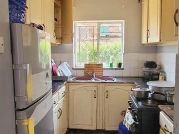 3 Bedroom Flat & Apartment