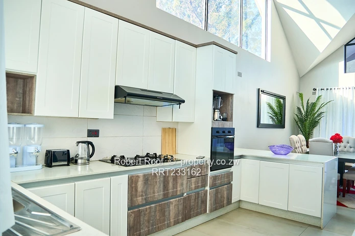 Fully Furnished 3-Bedroom Apartment in Avondale