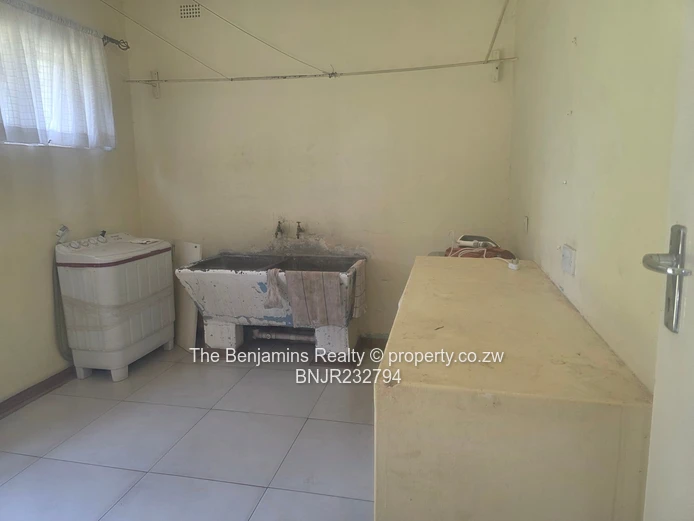 Fully Furnished Home In Greendale