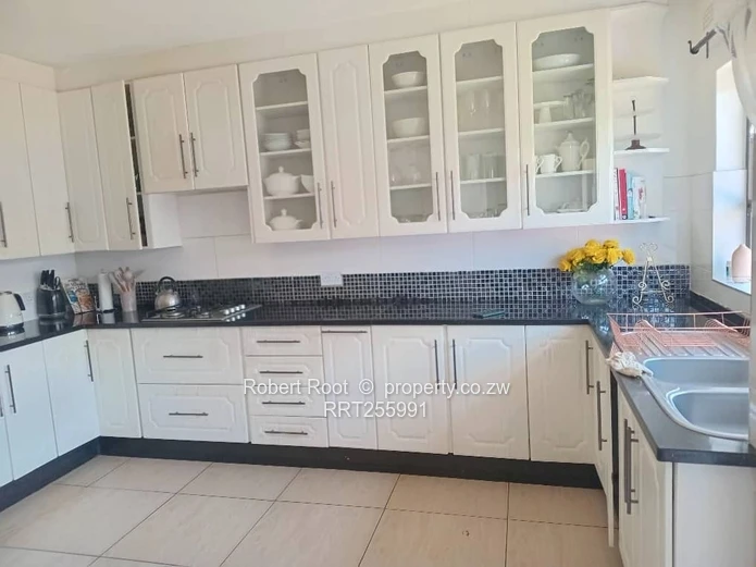 Lovely 3 bed family cluster in Eastlea