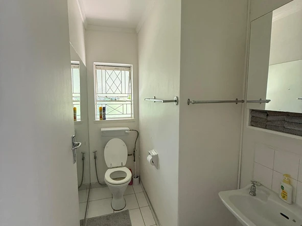 3 Bedroom Flat & Apartment