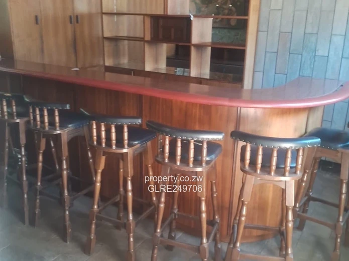 Gunhill Office 450m² — Garden, Garage, Borehole