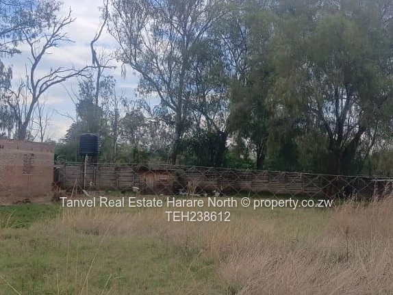 Strathaven stand.70k.1000sqm.Ready to build .Walled 3 sides. Built up area. .Local Government 