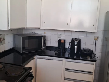 2 Bedroom Flat & Apartment