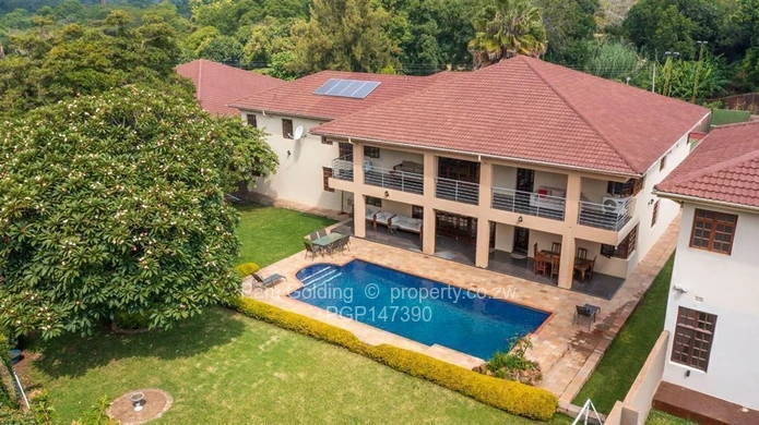Stunning Executive Home In An Exclusive Complex