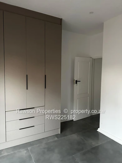 Borrowdale Pomona 3 Beds Clusters for Sale