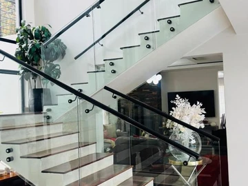 10 Bedroom House