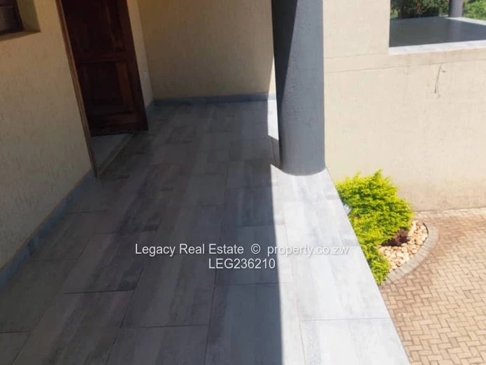 Prestigious Glen Lorne Residence on 2,000m² Stand,Exceptional Luxury Home with Multiple Ensuites