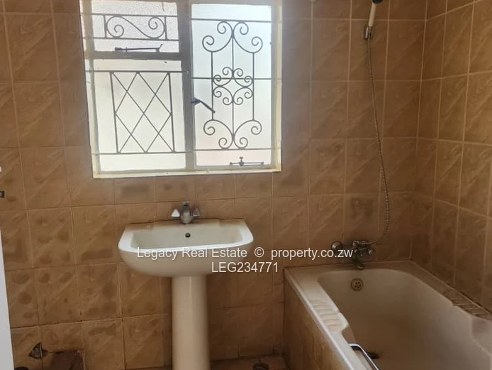 Greendale House to Let – Spacious Family Living