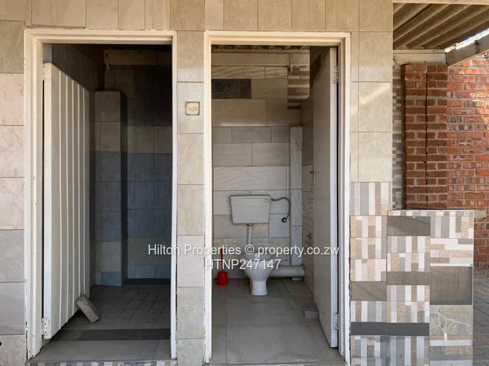 Spacious 5-Bed Parktown Home with Modern Kitchen & Borehole